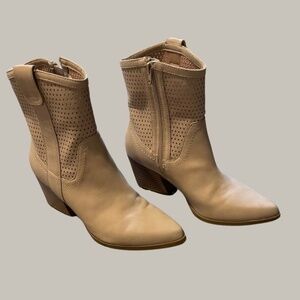DV Dolce Vita Ankle Boot Size 8.5